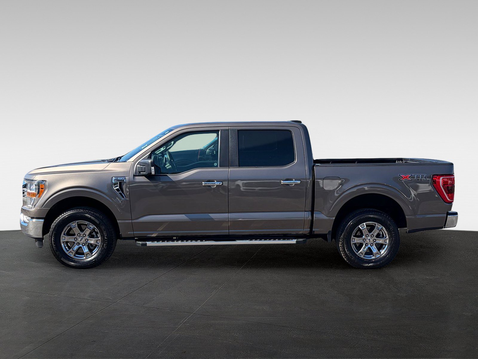 Used 2023 Ford F150 XLT w/ XTR Package AWD/4WD image 8