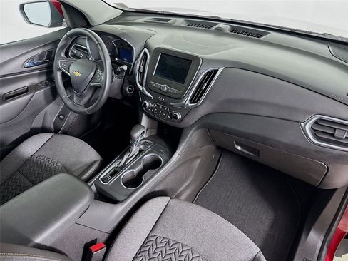Used 2023 Chevrolet Equinox LT image 29