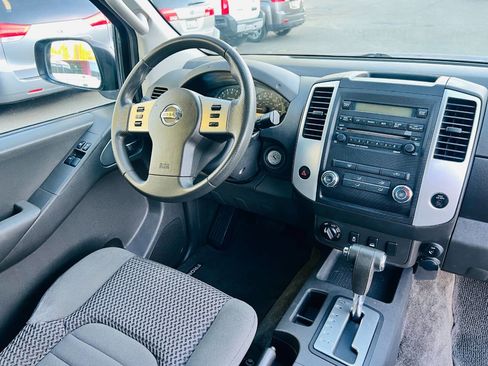 Used 2012 Nissan Frontier SV w/ SV Premium Utility Pkg image 18