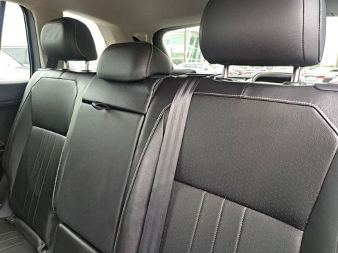 Used 2024 Volkswagen Tiguan SE FWD image 23