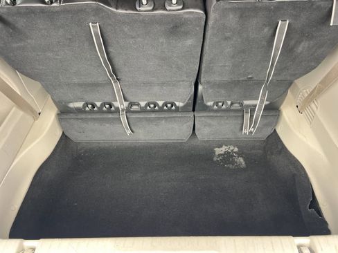 Used 2024 Chrysler Pacifica Touring-L image 16