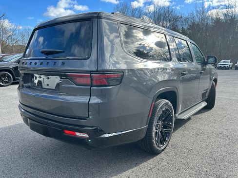 New 2025 Jeep Wagoneer L Series II w/ Premium Group I image 8