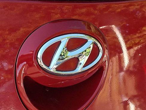 Used 2013 Hyundai Veloster Turbo FWD image 29