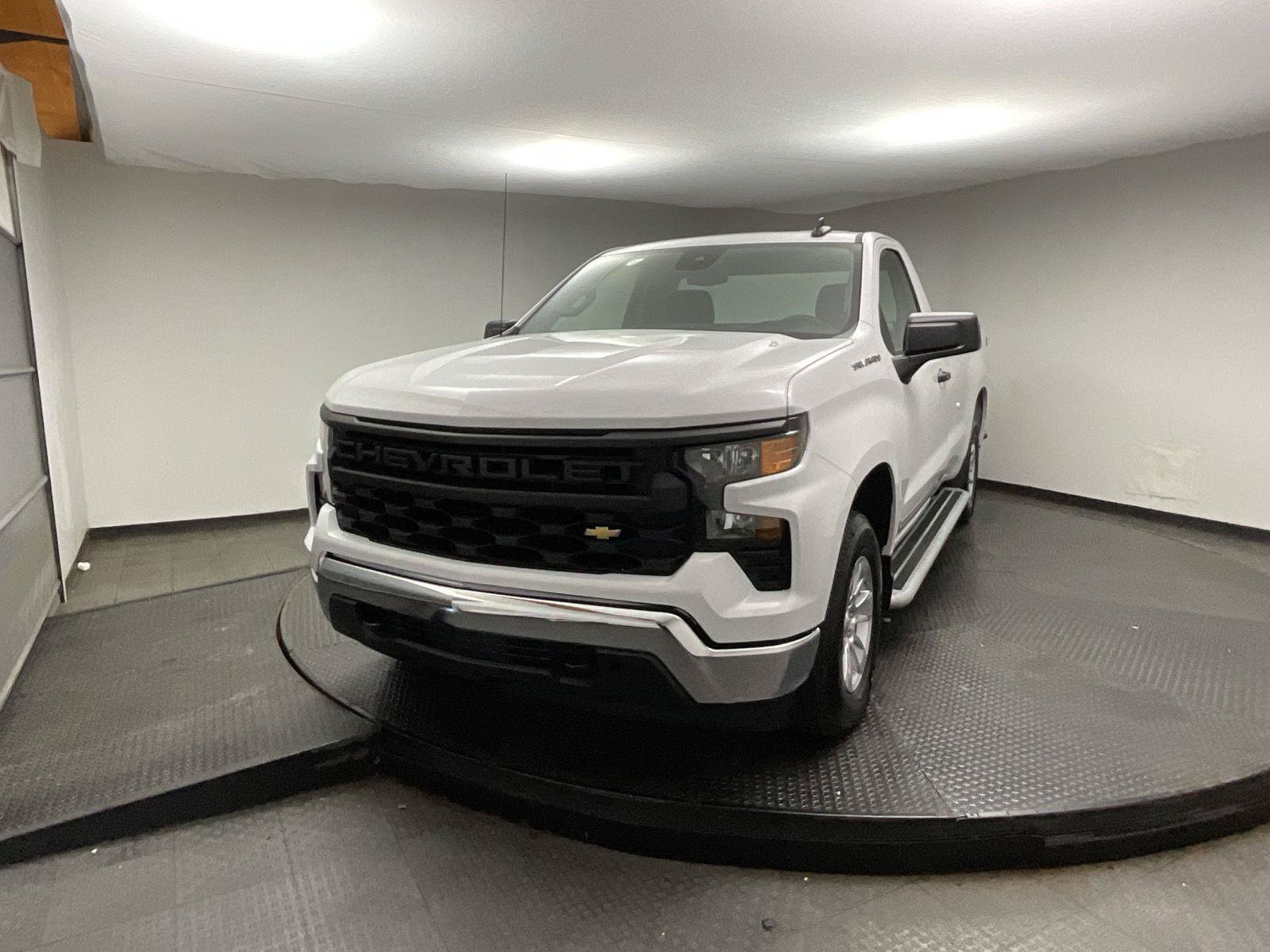 Used 2025 Chevrolet Silverado 1500 W/T RWD image 3