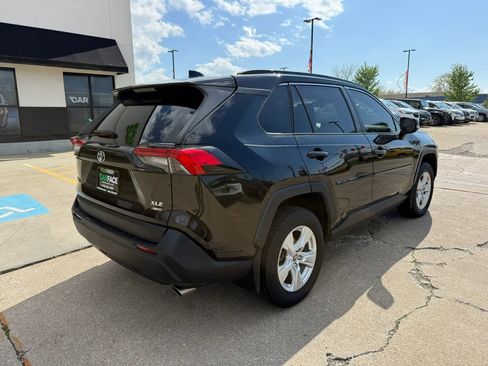 Used 2021 Toyota RAV4 XLE AWD/4WD image 15