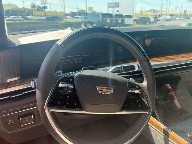 Certified 2026 Cadillac Escalade Platinum Luxury w/ LPO, Floor Liner Package AWD/4WD image 9