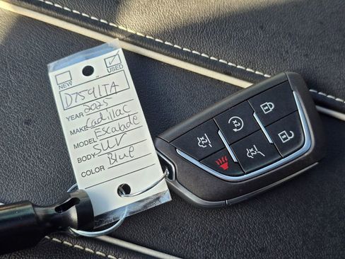 Used 2025 Cadillac Escalade Sport Platinum image 30