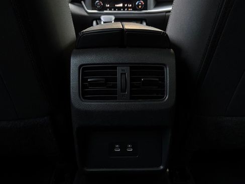 Used 2025 Nissan Rogue SV FWD image 13