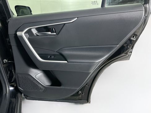 Used 2021 Toyota RAV4 XLE image 28