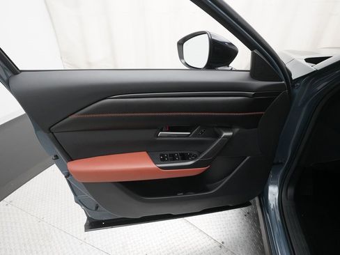 Used 2023 MAZDA CX-50 Meridian Edition w/ Apex Package image 28