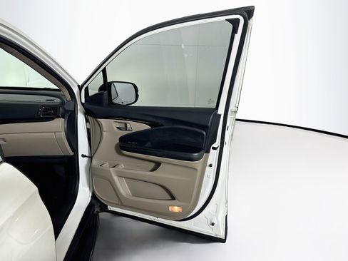 Used 2019 Honda Pilot Touring image 31