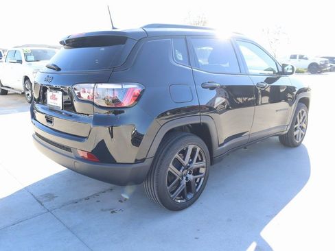 New 2026 Jeep Compass Latitude image 20