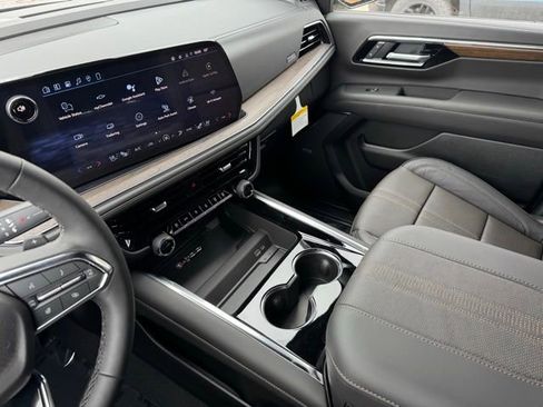 New 2026 Chevrolet Tahoe High Country w/ Sun And Tow Package AWD/4WD image 19