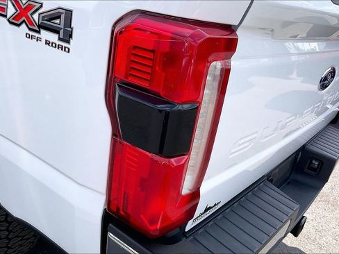 Used 2024 Ford F250 Lariat w/ Chrome Package image 26