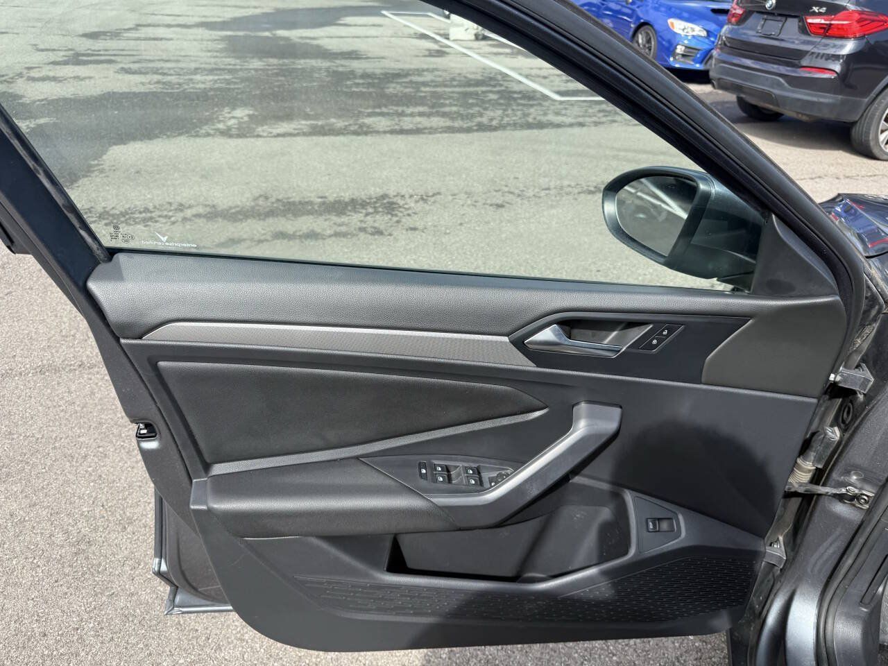 Used 2019 Volkswagen Jetta SE FWD image 17