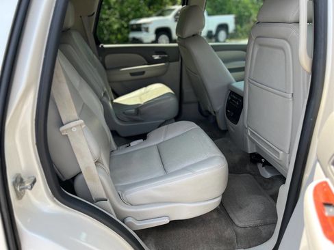 Used 2014 Chevrolet Tahoe LTZ RWD image 15