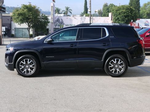 Used 2021 GMC Acadia SLE w/ Driver Convenience Package FWD image 2