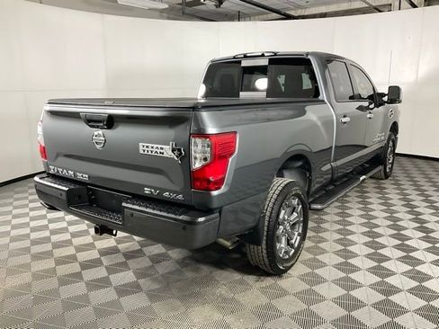 Used 2018 Nissan Titan SV w/ SV Convenience Package image 8