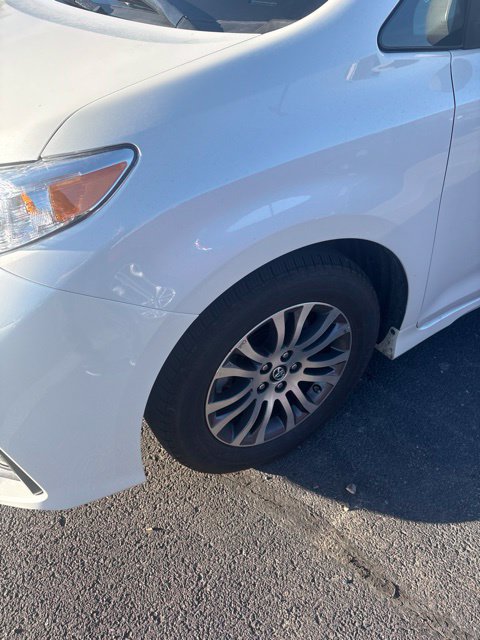 Used 2019 Toyota Sienna XLE w/ XLE Navigation Package FWD image 15