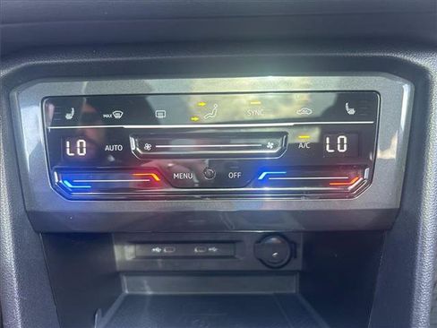 Certified 2023 Volkswagen Tiguan SE R-Line AWD/4WD image 16