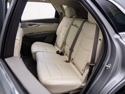 New 2026 Cadillac XT5 Premium Luxury w/ Driver Assist Package image 17