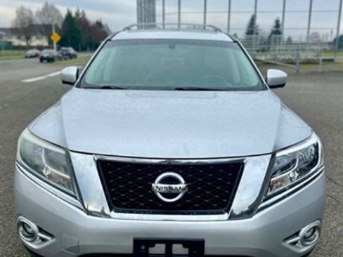 Used 2014 Nissan Pathfinder Platinum w/ Platinum Premium Package image 3