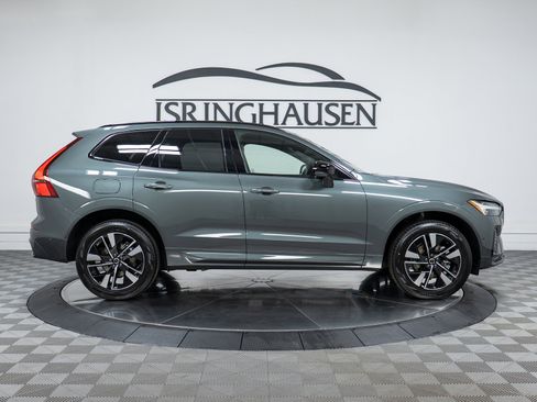 New 2026 Volvo XC60 B5 Plus w/ Climate Package image 4