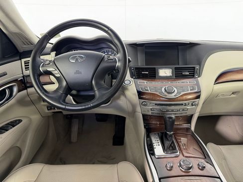 Used 2011 INFINITI M56 w/ Deluxe Touring Pkg image 28