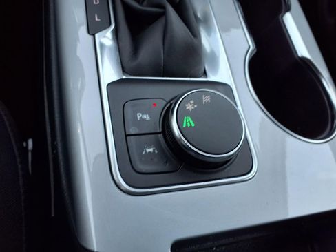 Used 2024 Chevrolet Blazer LT w/ Convenience Package FWD image 10