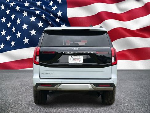 Certified 2025 Ford Expedition Platinum AWD/4WD image 10
