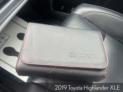 Used 2019 Toyota Highlander XLE image 37