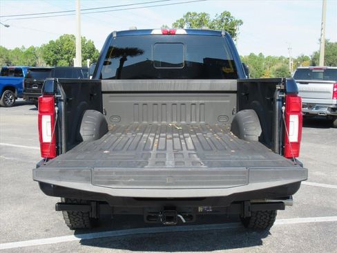 Used 2022 Ford F350 Platinum w/ FX4 Off-Road Package image 5