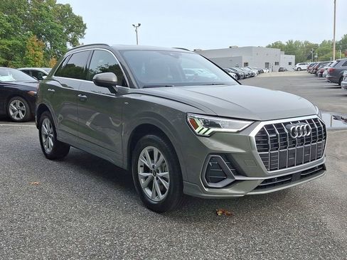 Used 2025 Audi Q3 2.0T Premium w/ Convenience Package AWD/4WD image 2