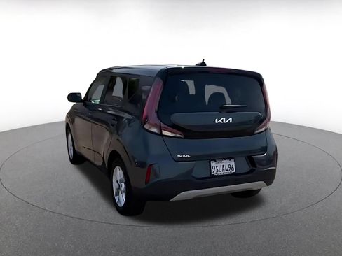 Used 2025 Kia Soul LX w/ LX Technology Package FWD image 11