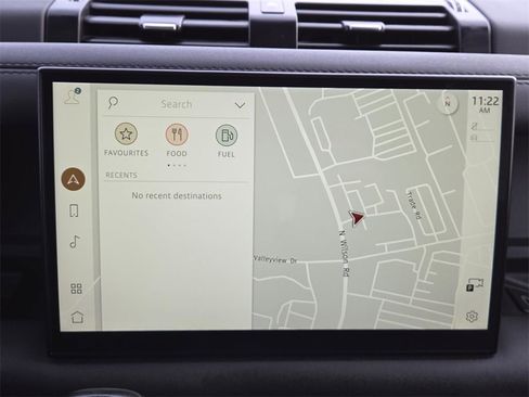 Used 2024 Land Rover Defender 130 X-Dynamic SE image 4