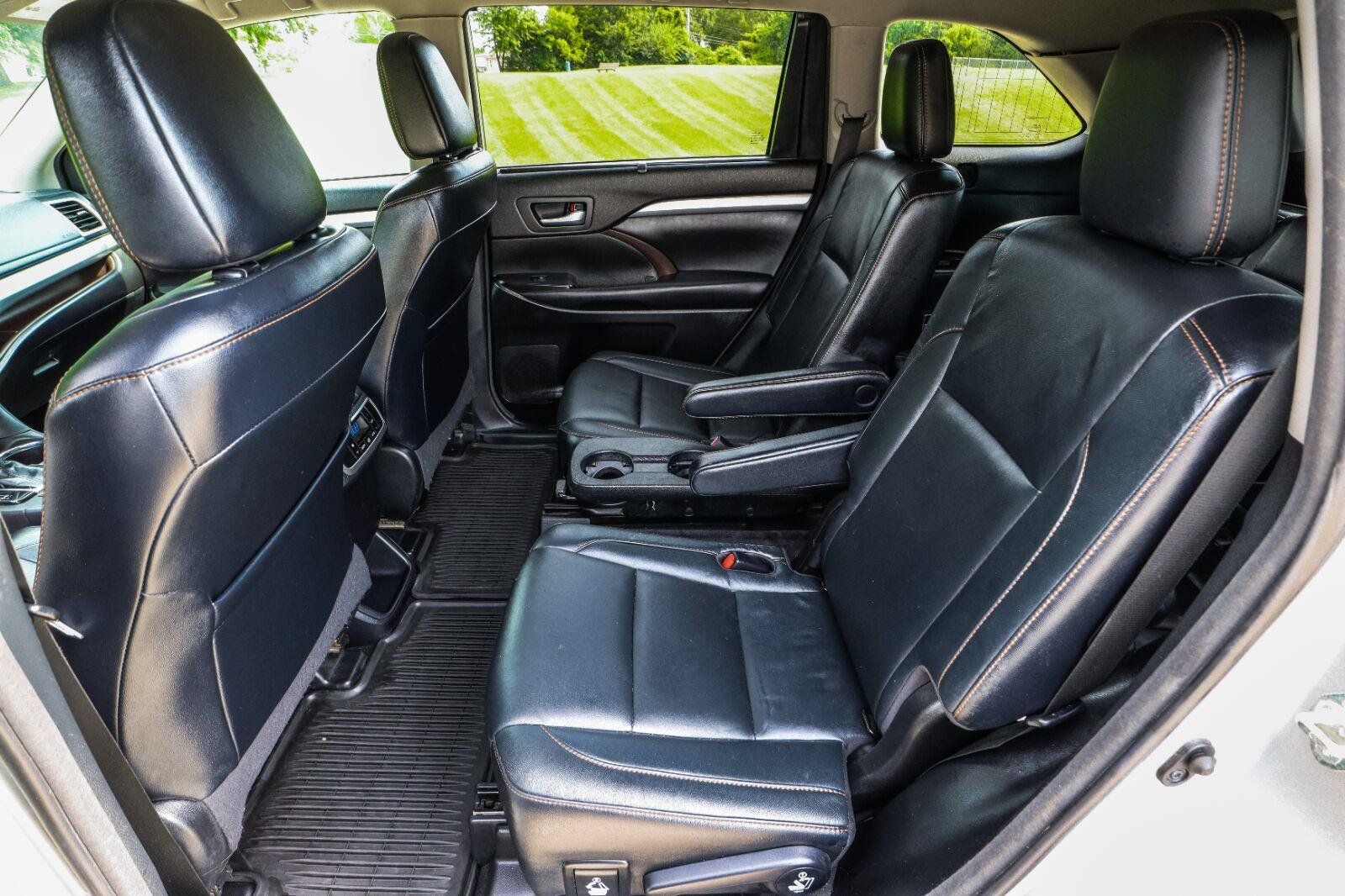 Used 2018 Toyota Highlander XLE AWD/4WD image 40