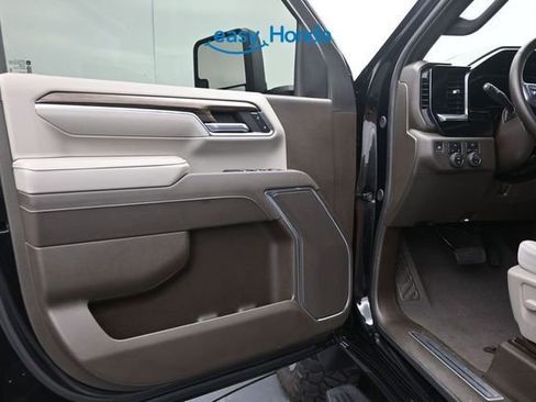 Used 2024 Chevrolet Silverado 2500 LT AWD/4WD image 17