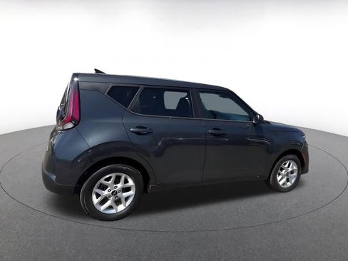 Used 2025 Kia Soul LX w/ LX Technology Package FWD image 14