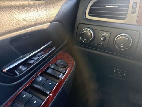 Used 2014 GMC Yukon SLE w/ Suspension Package, Off-Road image 9