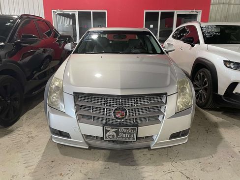 Used 2010 Cadillac CTS Luxury RWD image 2