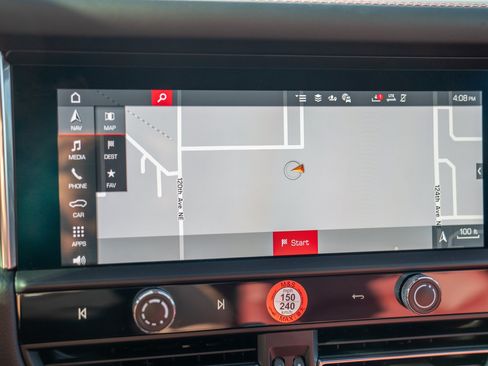Certified 2026 Porsche Macan AWD/4WD image 18