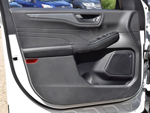 Certified 2023 Ford Escape Active AWD/4WD image 9