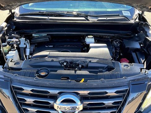 Used 2018 Nissan Pathfinder SL w/ Midnight Edition Package image 30