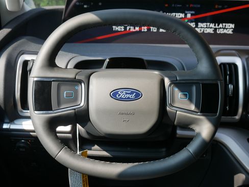 New 2025 Ford Expedition Active image 7