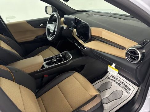 New 2026 Chevrolet Equinox ACTIV w/ Convenience Package III FWD image 17