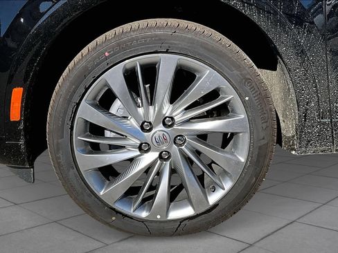 New 2025 Buick Envision Avenir image 9