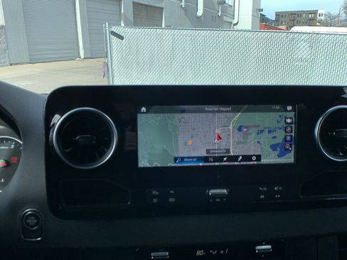 Used 2024 Mercedes-Benz Sprinter 2500 image 15