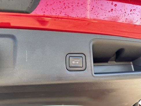 Used 2022 GMC Terrain SLT w/ Infotainment Package II image 28