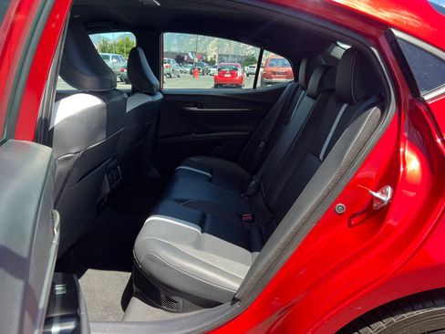 Used 2025 Toyota Camry SE FWD image 25