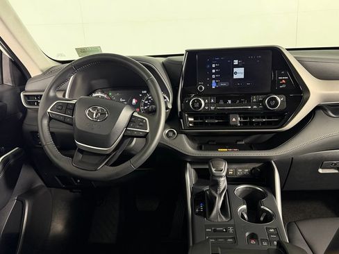 Used 2026 Toyota Highlander XLE AWD/4WD image 15